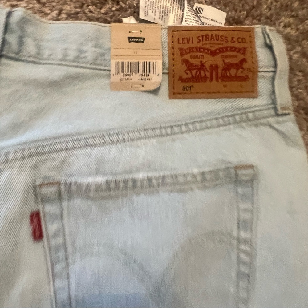 {Levi’s} 501 High Rise Light Wash Denim Shorts - Picture 9 of 10